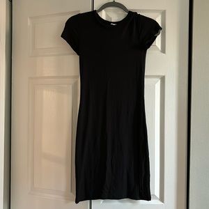 aritzia wilfred free tiny t-shirt dress in black